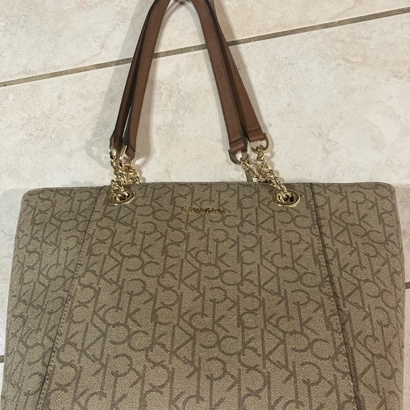 Brand New Calvin Klein Tote Bag 10/10 Condition - Picture 12 of 15